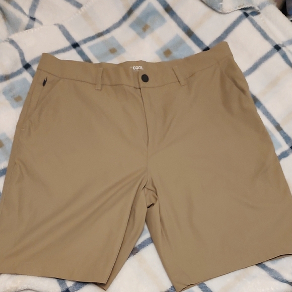 32 Degrees Men's Khaki Flat Front Shorts NWOT - Picture 1 of 3